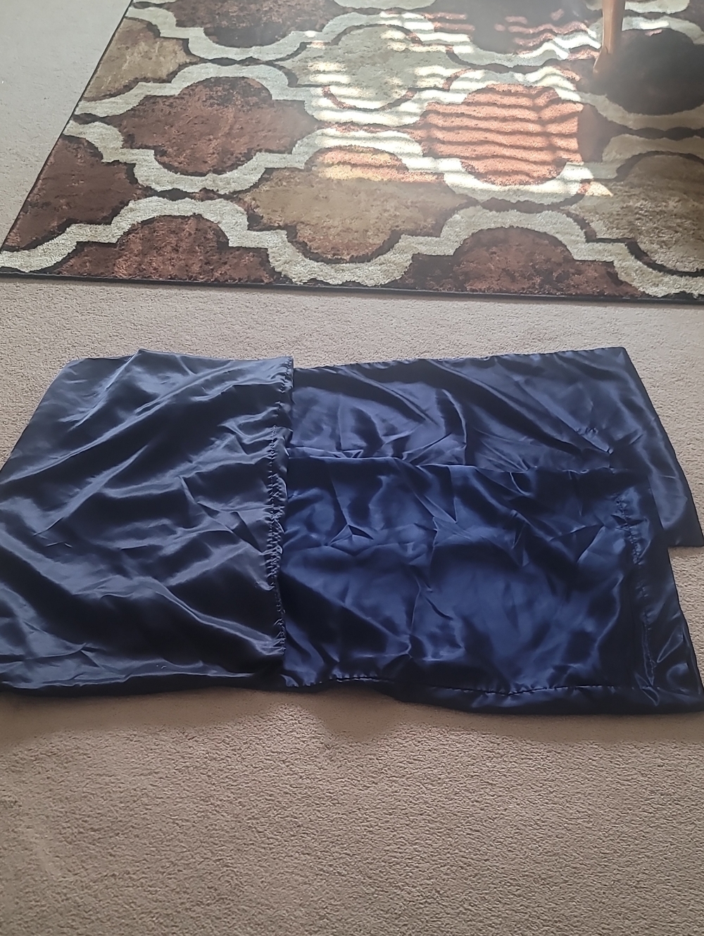 Solid Navy Blue Queen Fitted Sheet And Sheet Set With 4 Navy Silk Pillowcases